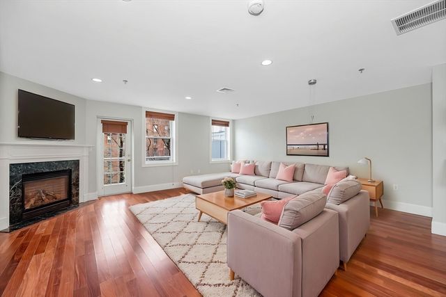 1732 Main Street 205, Concord, MA 01742