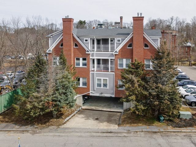 1732 Main Street 205, Concord, MA 01742