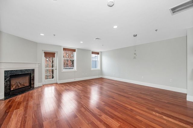 1732 Main Street 205, Concord, MA 01742