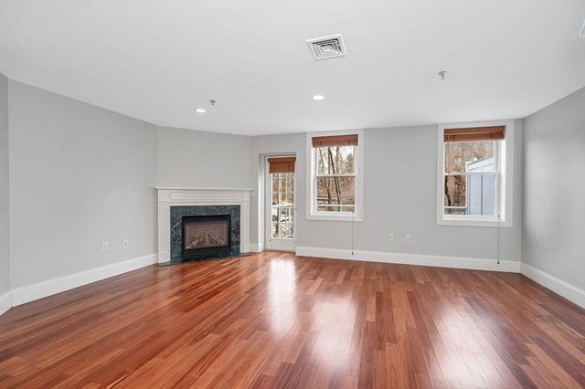 1732 Main Street 205, Concord, MA 01742