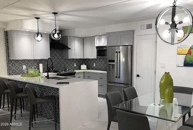 7401 E NORTHLAND Drive 6, Scottsdale, AZ 85251