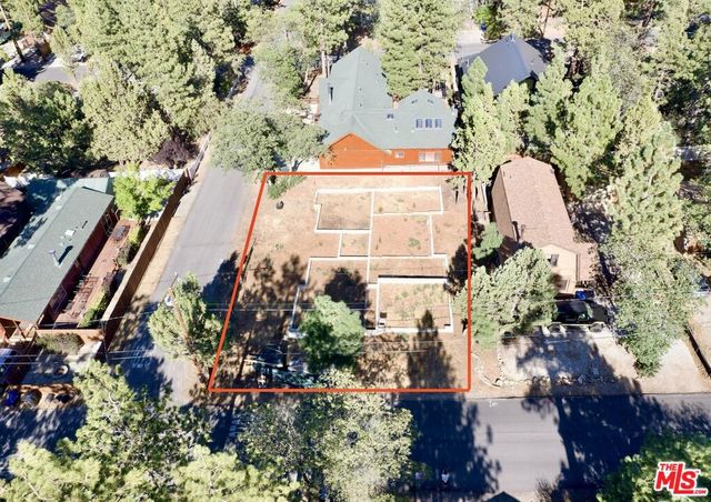 211 Wabash Lane, Sugarloaf, CA 92386