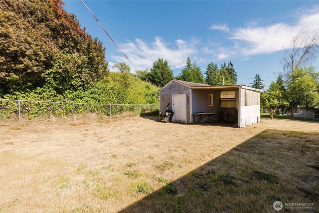12712 1st Avenue Ct E, Tacoma, WA 98445