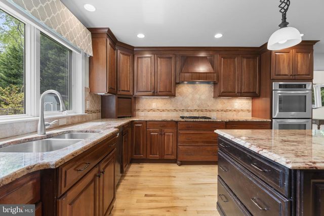 10 CAROLE CT, Severna Park, MD 21146