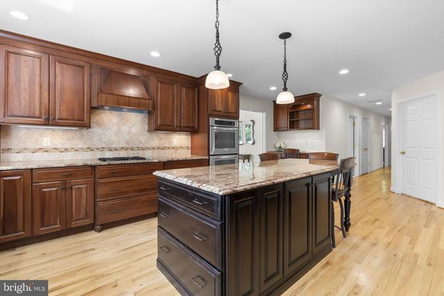 10 CAROLE CT, Severna Park, MD 21146