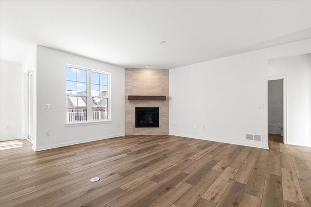 674 Mary WAY, Slinger, WI 53086