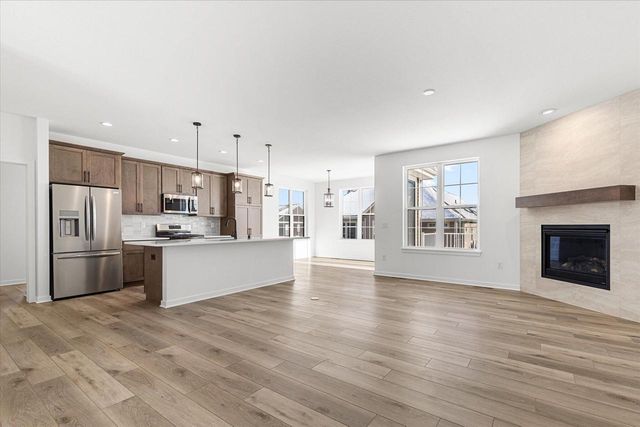 674 Mary WAY, Slinger, WI 53086