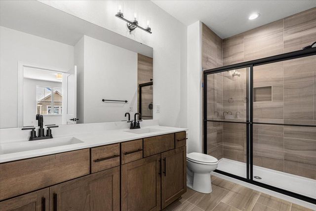 674 Mary WAY, Slinger, WI 53086