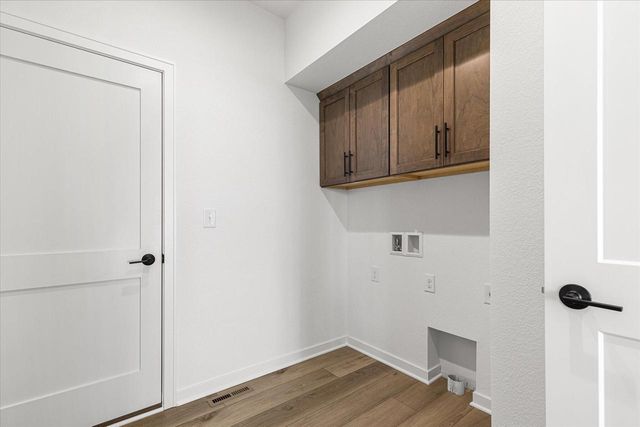 674 Mary WAY, Slinger, WI 53086