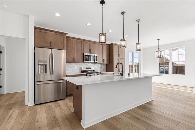 674 Mary WAY, Slinger, WI 53086