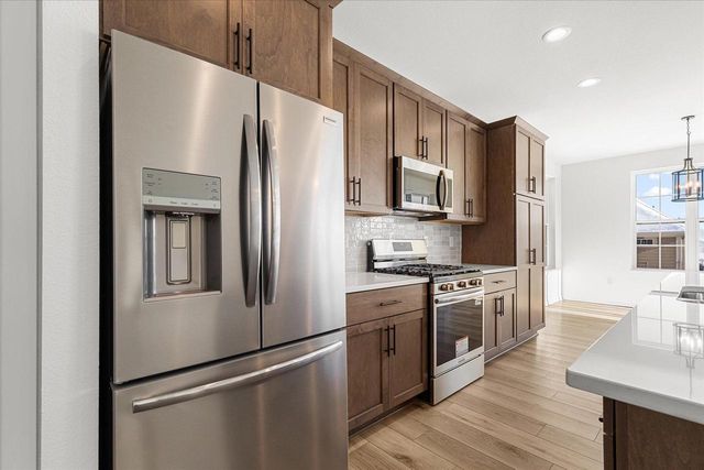 674 Mary WAY, Slinger, WI 53086