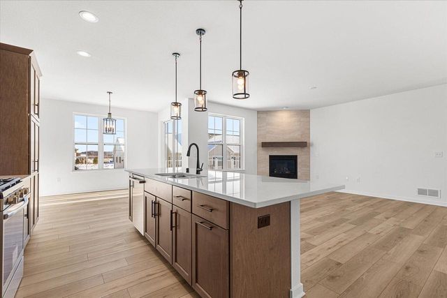 674 Mary WAY, Slinger, WI 53086