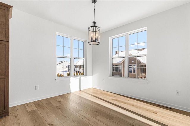 674 Mary WAY, Slinger, WI 53086