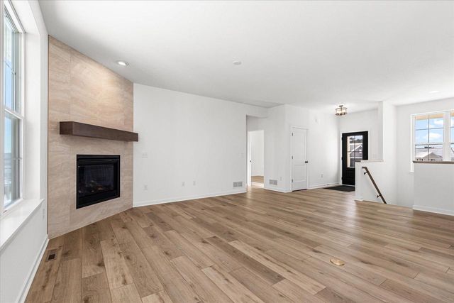 674 Mary WAY, Slinger, WI 53086