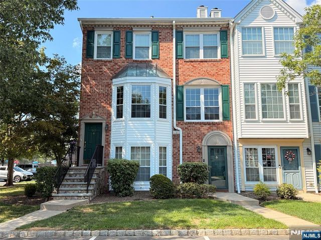 744 Pepperidge Road, Mahwah, NJ 07430