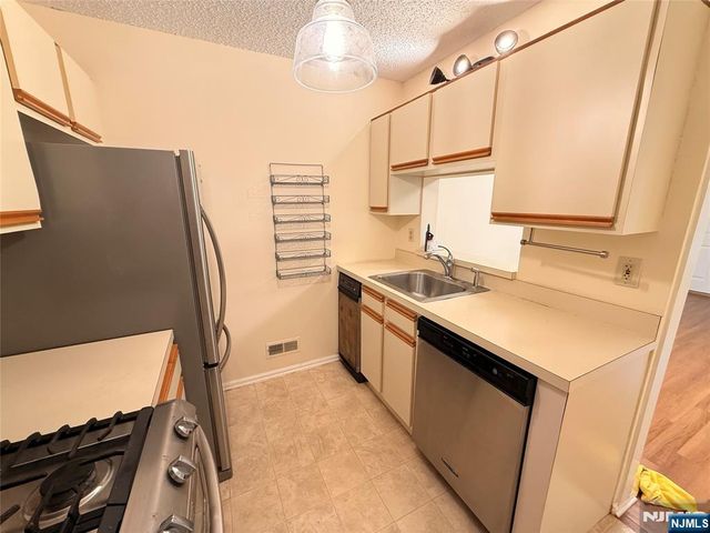 744 Pepperidge Road, Mahwah, NJ 07430