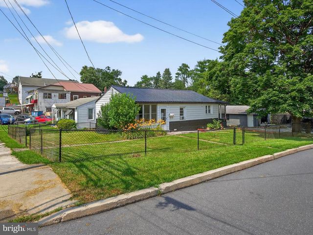 102 ALTOONA AVE, Enola, PA 17025