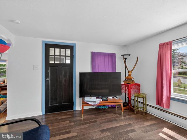 102 ALTOONA AVE, Enola, PA 17025
