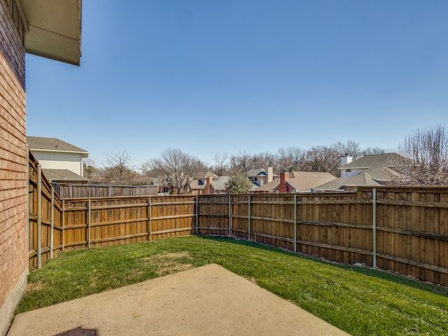 1815 Water Oak Drive, Lewisville, TX 75067