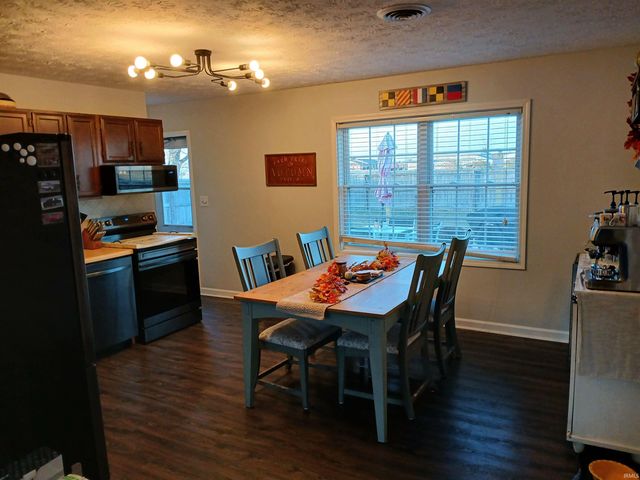 505 W Darby Drive, Otterbein, IN 47970