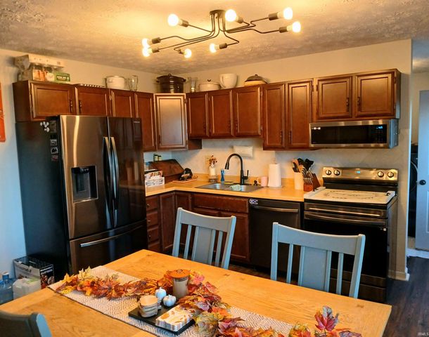 505 W Darby Drive, Otterbein, IN 47970