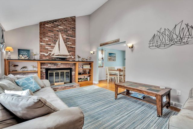 40 Woodside Drive, East Falmouth, MA 02536