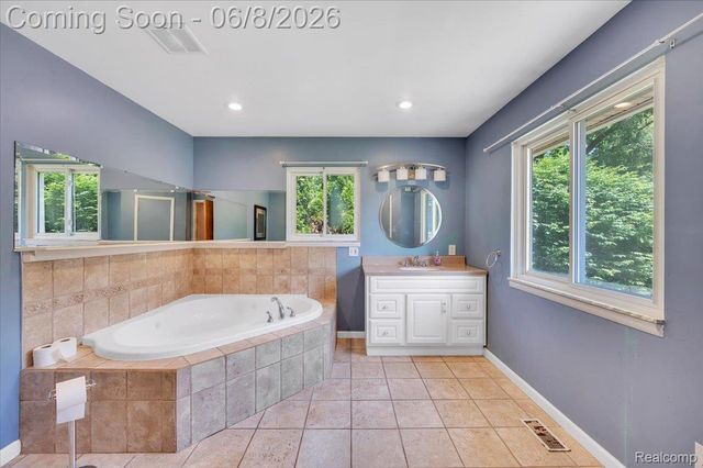 730 BOGIE LAKE Road, White Lake Charter Township, MI 48383