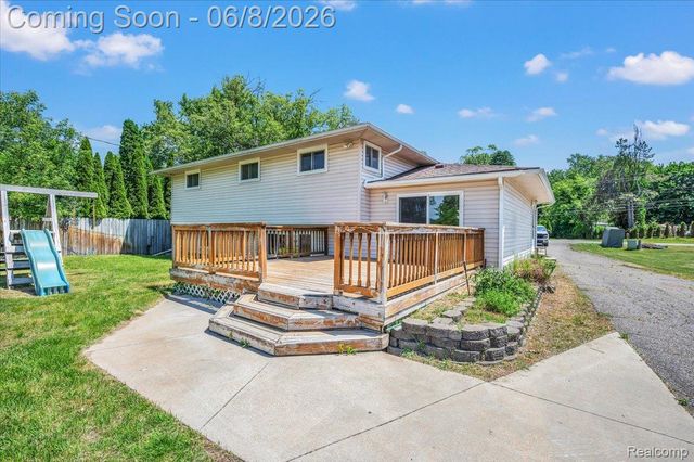 730 BOGIE LAKE Road, White Lake Charter Township, MI 48383