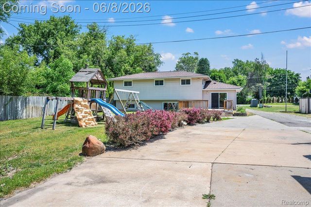 730 BOGIE LAKE Road, White Lake Charter Township, MI 48383