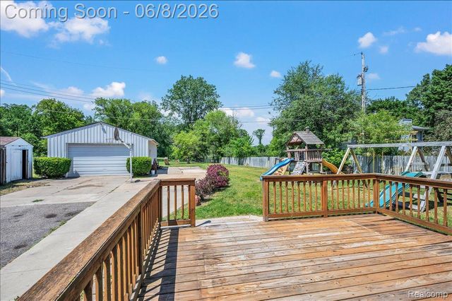 730 BOGIE LAKE Road, White Lake Charter Township, MI 48383