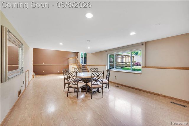 730 BOGIE LAKE Road, White Lake Charter Township, MI 48383