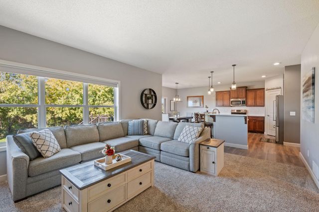 6877 Lasalle Circle NE, Albertville, MN 55301