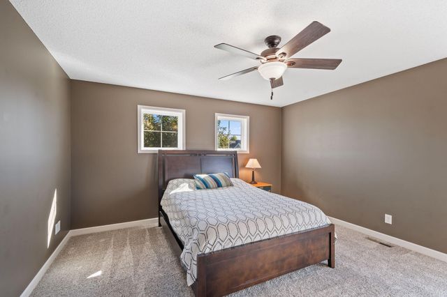 6877 Lasalle Circle NE, Albertville, MN 55301