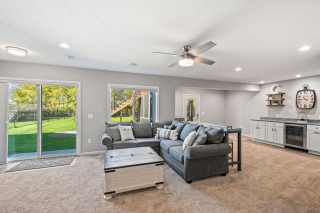 6877 Lasalle Circle NE, Albertville, MN 55301