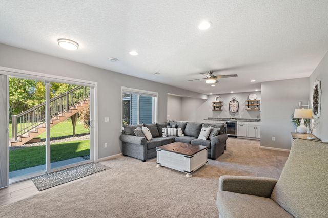 6877 Lasalle Circle NE, Albertville, MN 55301