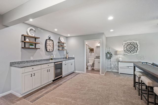 6877 Lasalle Circle NE, Albertville, MN 55301