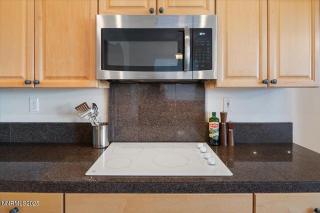 2720 Albazano Drive, Sparks, NV 89436