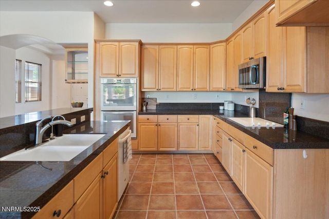 2720 Albazano Drive, Sparks, NV 89436