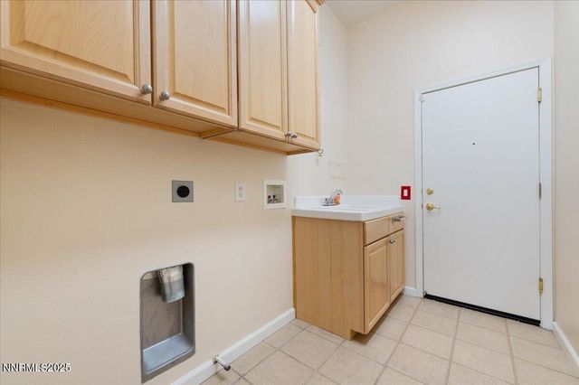 2720 Albazano Drive, Sparks, NV 89436