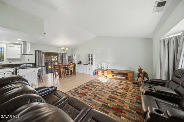 29961 Pinedale Drive, Tehachapi, CA 93561