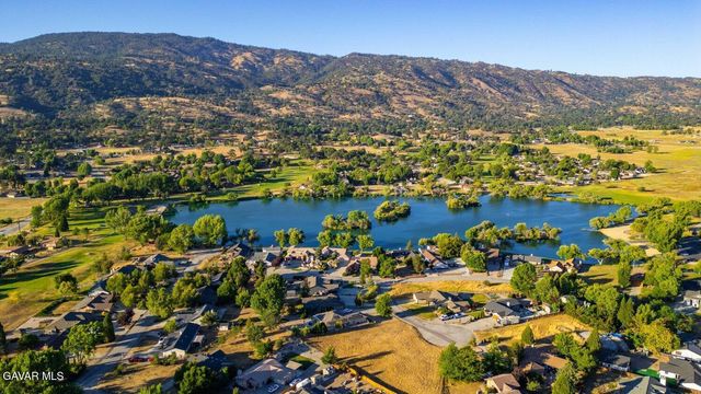 29961 Pinedale Drive, Tehachapi, CA 93561