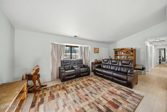 29961 Pinedale Drive, Tehachapi, CA 93561