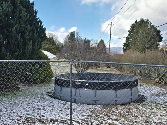 703 Garren Creek Road, Fairview, NC 28730