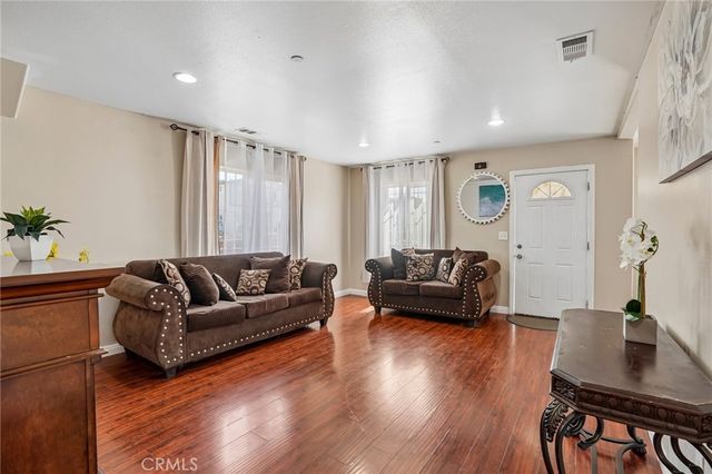 11421 Stanford Avenue, Los Angeles, CA 90059