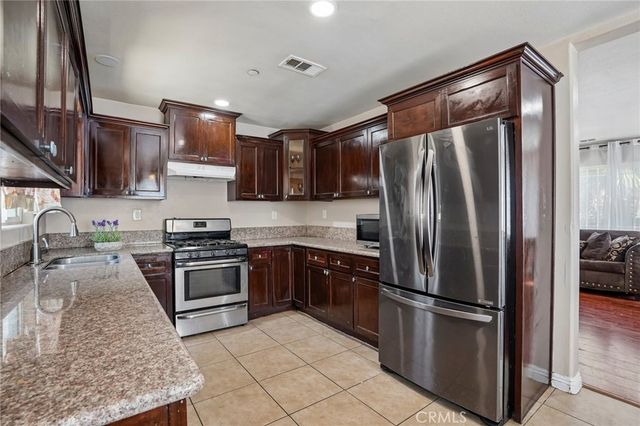 11421 Stanford Avenue, Los Angeles, CA 90059