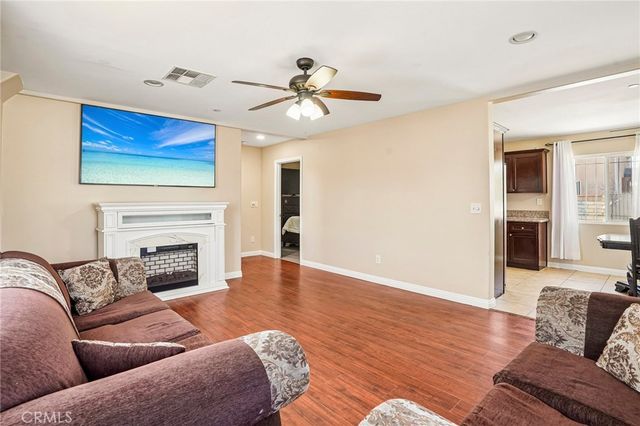 11421 Stanford Avenue, Los Angeles, CA 90059