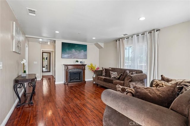 11421 Stanford Avenue, Los Angeles, CA 90059