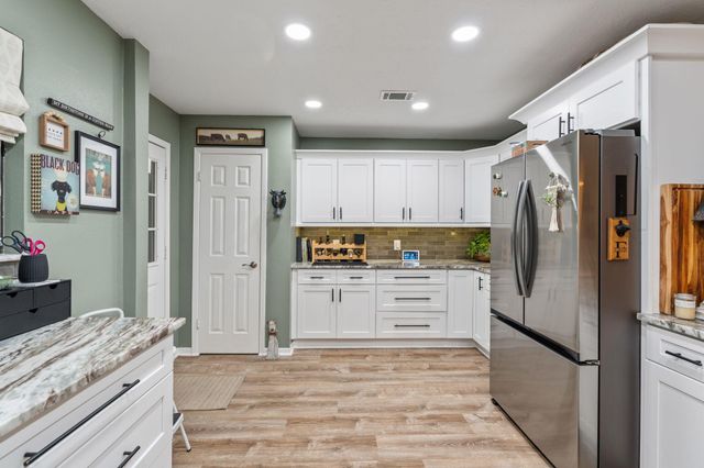 129 Pine Valley Drive, Livingston, TX 77351