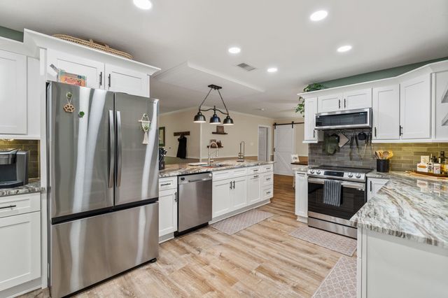 129 Pine Valley Drive, Livingston, TX 77351