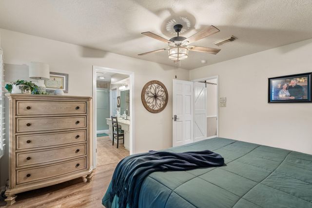 129 Pine Valley Drive, Livingston, TX 77351